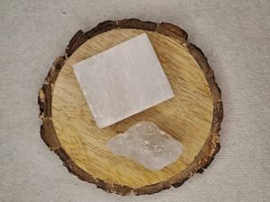 Clear Quartz and Selenite AAA Grade Raw Natural Crystal Combo with Wooden Natural Bark Coaster for Healing, Meditation and Manifestation
