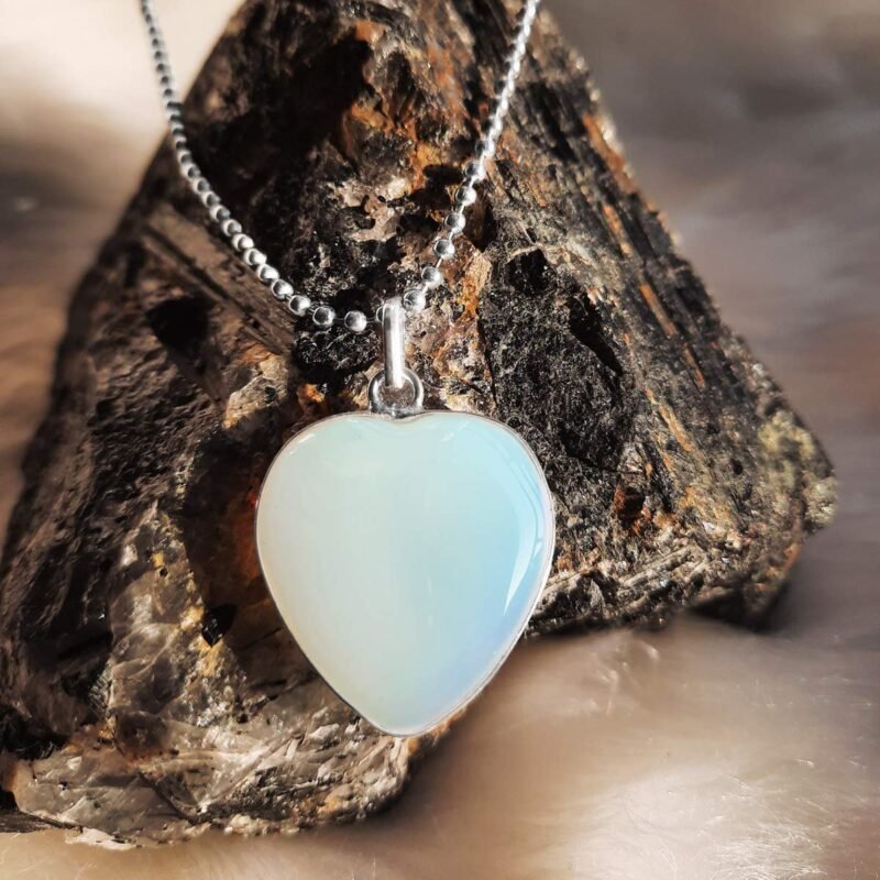 Divinity Healing Natural Healing Stone Pendant Heart Shape Crystal Stone Pendant / Locket with Metal Chain for Healing and Meditation Size 25-30 mm Approx. (Opal) Crystal Jewelry Abundance Stones 7