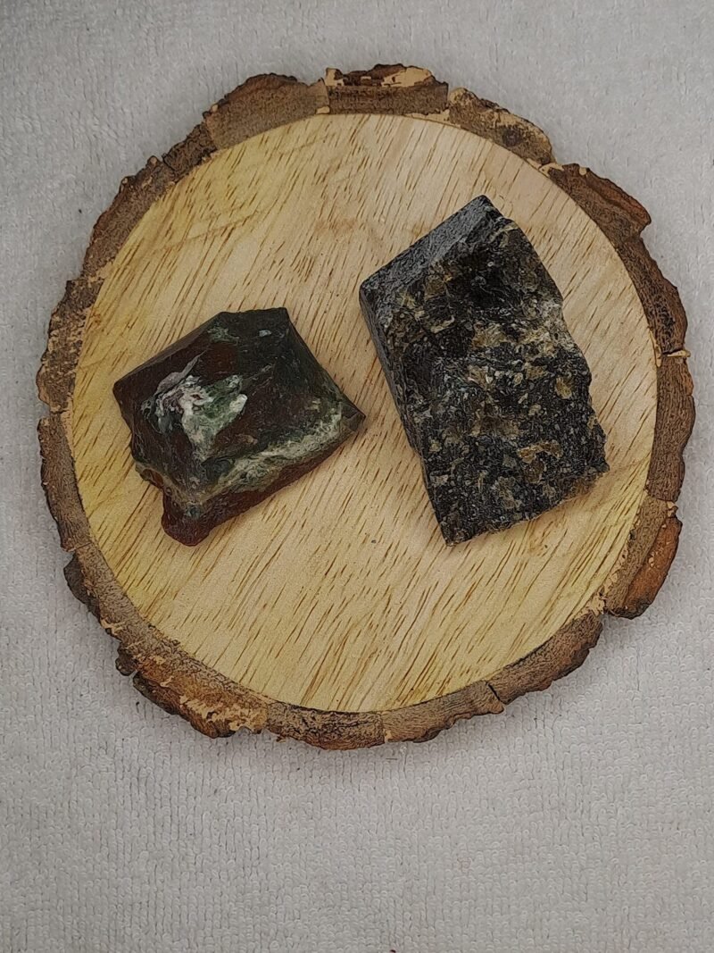 Divinity Healing Blood Stone and Labradorite AAA Grade Raw Natural Crystal Combo with Wooden Natural Bark Coaster for Healing, Meditation and Manifestation Natural Healing Crystals Abundance Stones 8 Divinity Healing Blood Stone and Labradorite AAA Grade Raw Natural Crystal Combo with Wooden Natural Bark Coaster for Healing, Meditation and Manifestation Natural Healing Crystals Abundance Stones 8